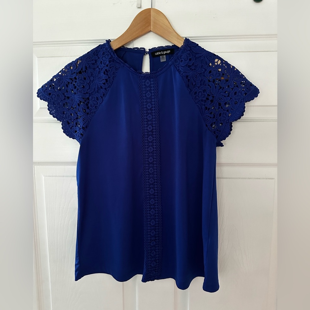 Cable & Gauge Ladies' Lace Trim Top
